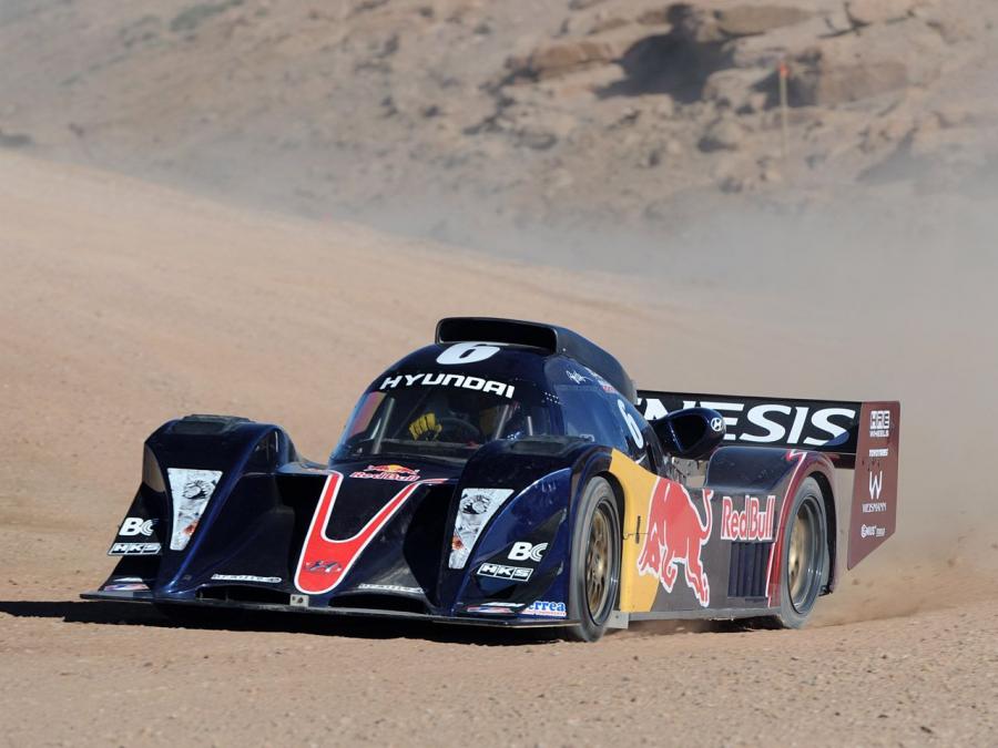  Hyundai Genesis PM580 Red Bull by RMR 2010 года  (фото 2 из 9)
